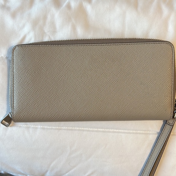 Tory Burch Gray Zip Around  Wallet - Picture 3 of 13
